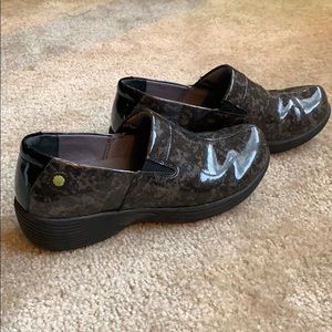 Dansko Work Wonders